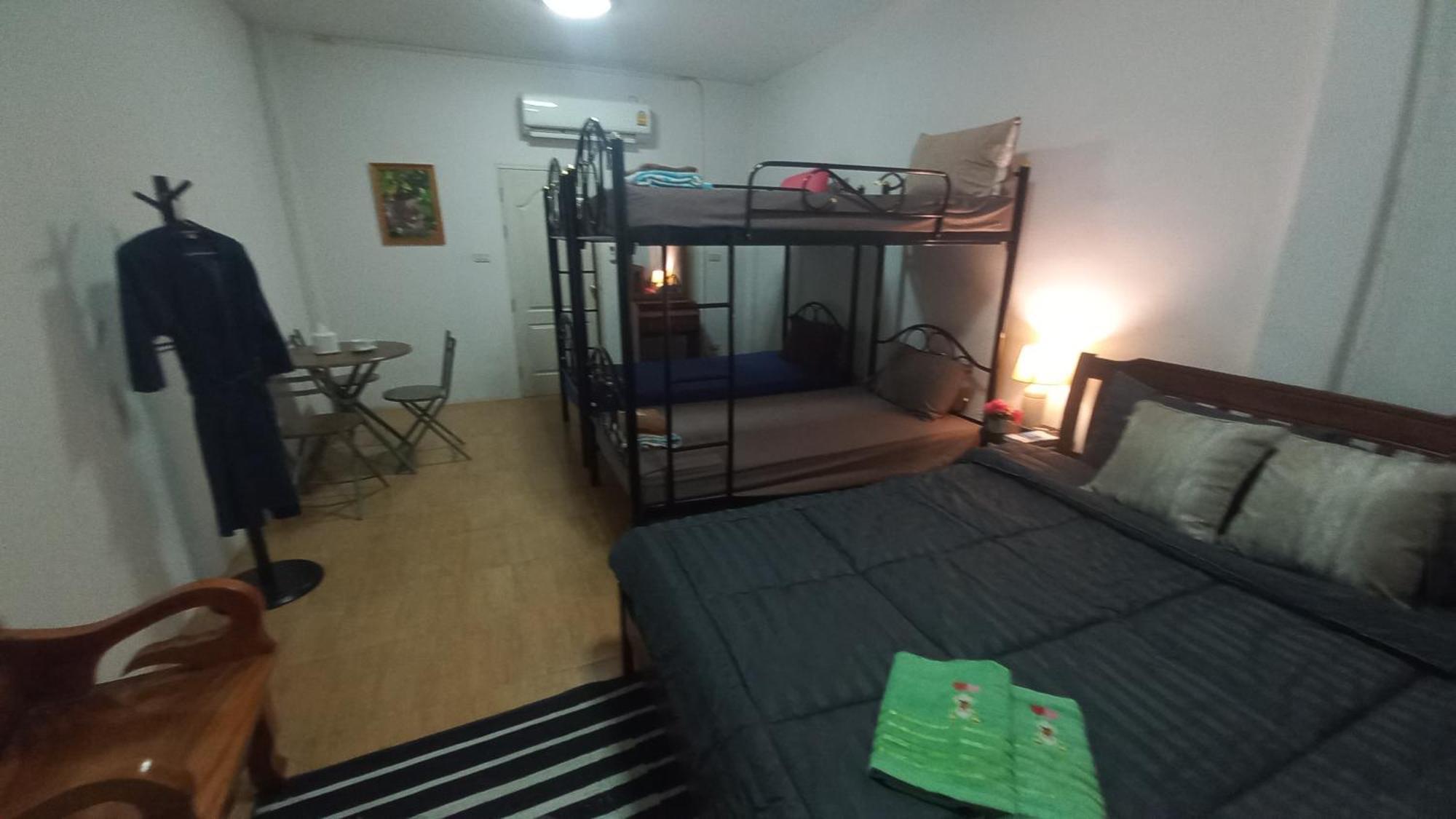 Amaretto Hostel Surat Thani Dış mekan fotoğraf